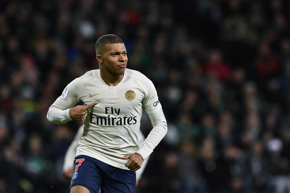   领导为何对心腹批评最狠：背后的深层心态剖析